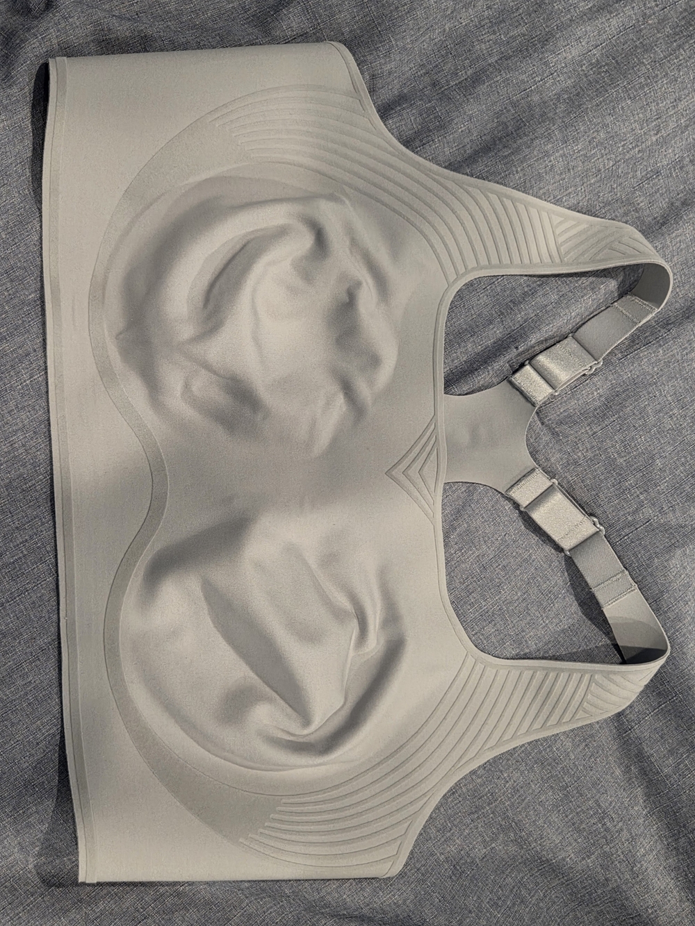 Victoria Secret Seamless Light Gray Wireless Sports Bra. Size M.